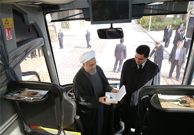 ۳ هدیه روحانی به رئیس‌جمهور ترکمنستان+ تصاویر