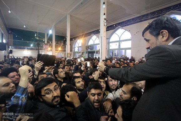 برگزاری مجلس ترحیم والده احمدی‌نژاد در قم +تصاویر