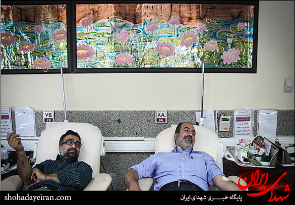 تصاویر/ اهدای خون توسط مسئولین و هنرمندان