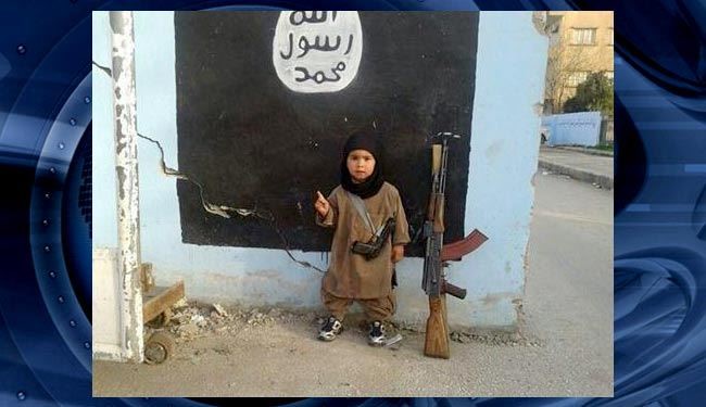 داعش، به كودكان سربريدن مي آموزد!