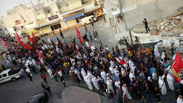 سرکوب عزاداران بحرینی با گاز سمی + عکس