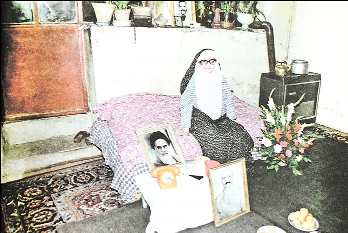 یک مادر شهید همسایه آیت‌‌‌الله خامنه‌ای+تصاویر
