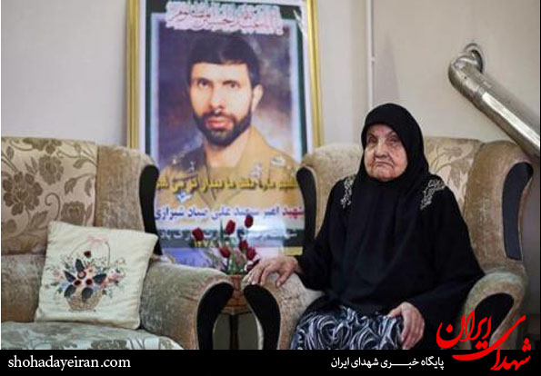 عکس/ دیدار فرماندهان با مادر شهید صیاد شیرازی