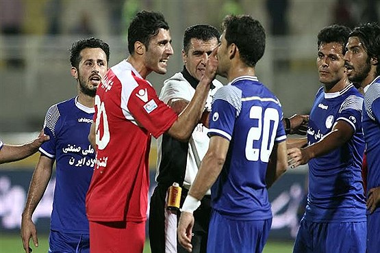 درگیری مدافع پرسپولیس با بازیکن استقلال +تصاویر