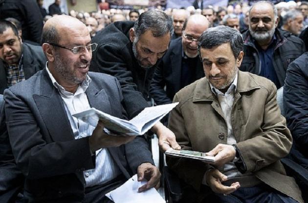 احمدی‌نژاد در مراسم ترحیم برادر رحیم صفوی+عکس