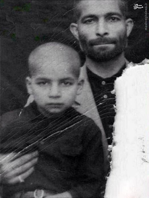 عکس کودکی حسن روحانی در آغوش پدرش
