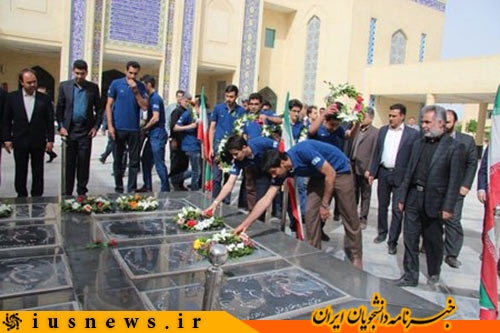 بازسازی قبور شهدا در دانشگاه آزاد یزد + عکس
