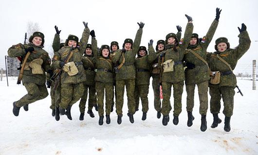 زنان ارتش روسیه در یکی از پادگان‌های مسکو+عکس