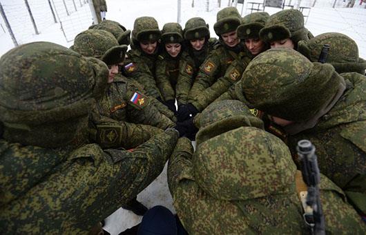 زنان ارتش روسیه در یکی از پادگان‌های مسکو+عکس