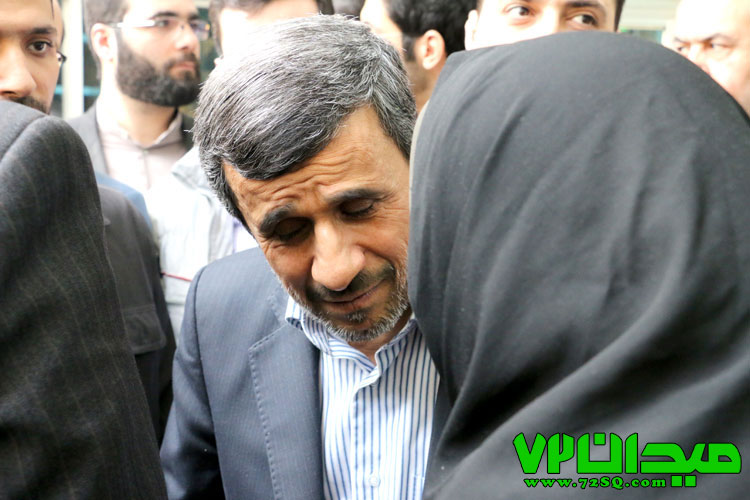 رای دادن احمدی‌نژاد در مسجد جامع نارمک + عکس