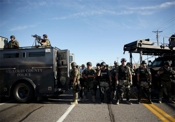 نبردخیابانی پلیس آمریکا با مردم+عکس