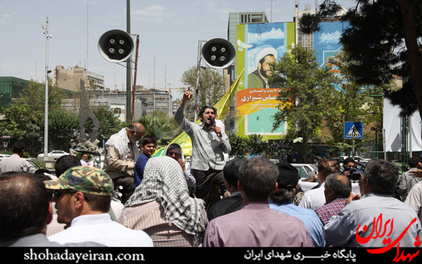 عکس/ راهیمایی امت حزب الله علیه ورود زنان به ورزشگاه