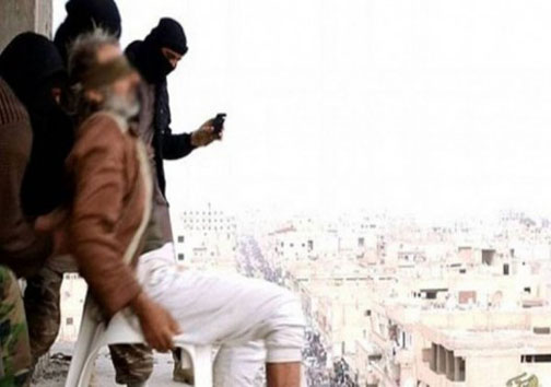 داعش ۴ نفر را با پرتاب از ساختمان اعدام کرد+تصاویر