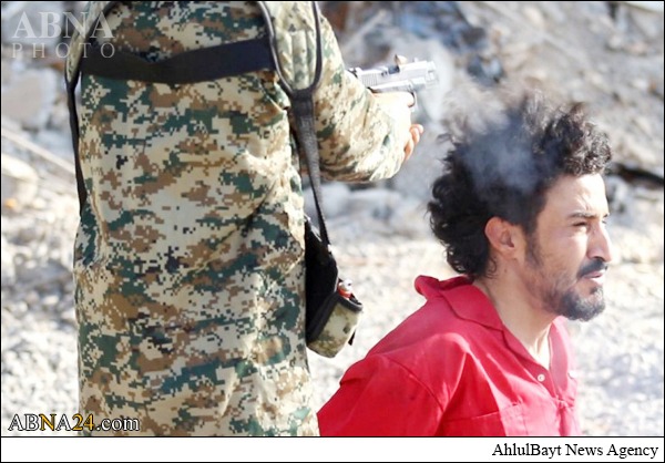 اعدام به دست کودک داعشی/عکس