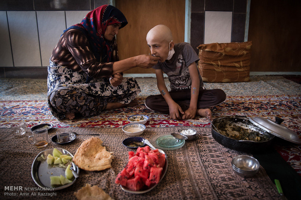 علی اکبر کودکی که مبتلا به سرطان است+تصاویر
