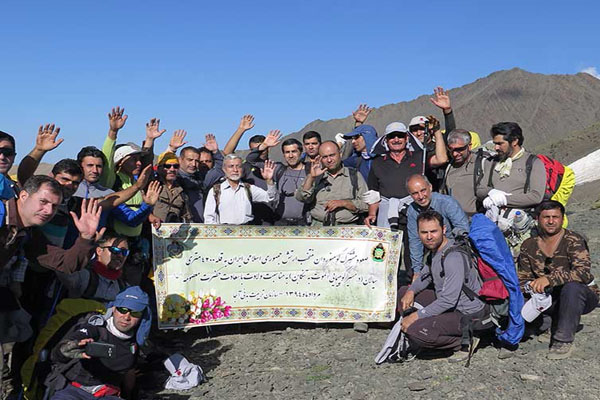 صعود فرمانده ارتش و کوهنوردان به قله سیالان+عکس