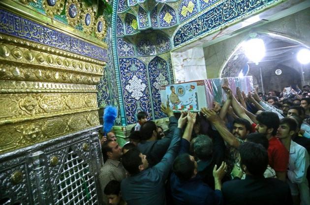 تصاویر/تشییع شهدا درحرم حضرت معصومه