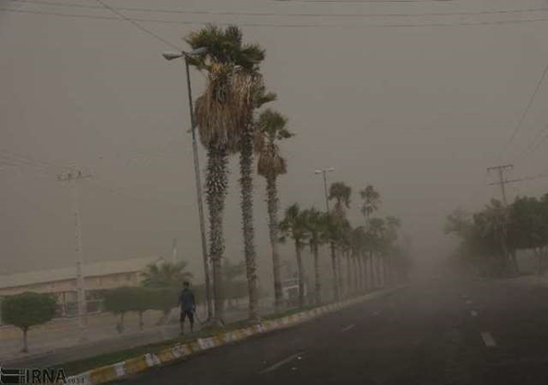 بندرعباس در غبار فرو رفت