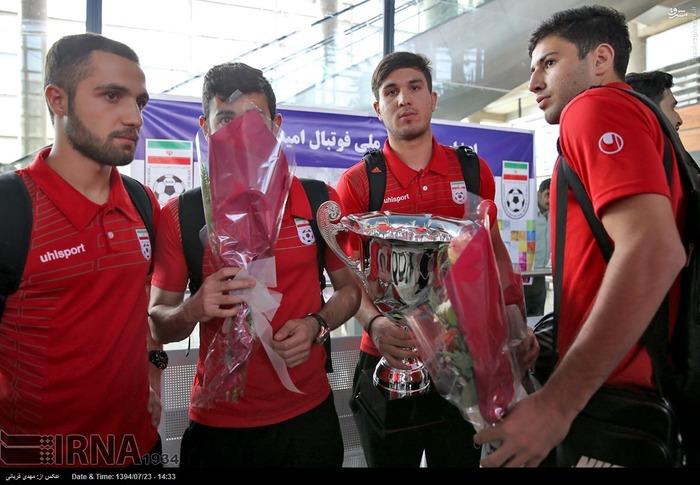عکس/ بازگشت تیم فوتبال المپیک به ایران