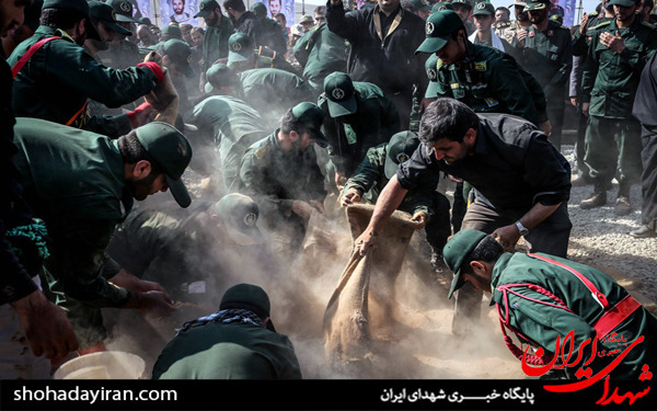 عکس/تشییع دو شهید گمنام در دانشکده شهید مطهری