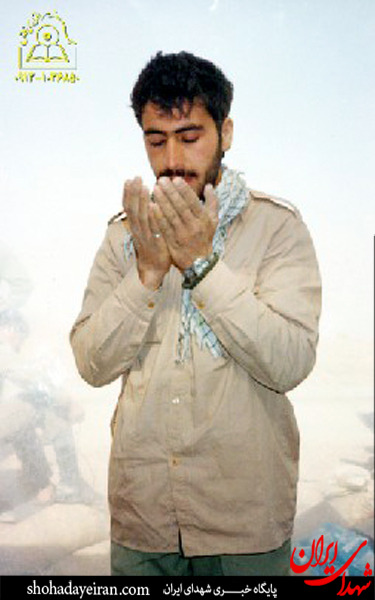 عکس/نماز خواندن رزمندگان هشت سال دفاع مقدس
