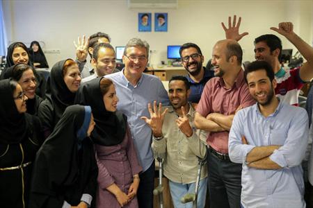 کری‌خوانی برانکو در کنار دختران پرسپولیسی
