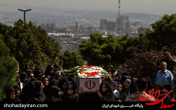 عکس/تشییع پیکر۲شهید گمنام در شرکت برق تهران