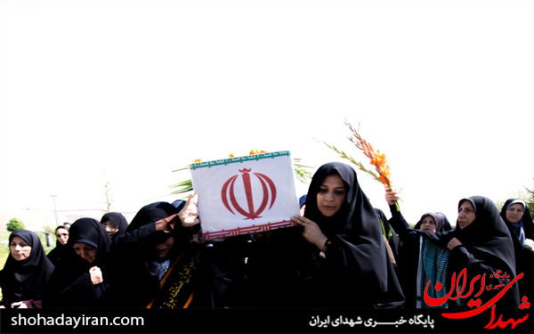 عکس/تشییع پیکر۲شهید گمنام در شرکت برق تهران