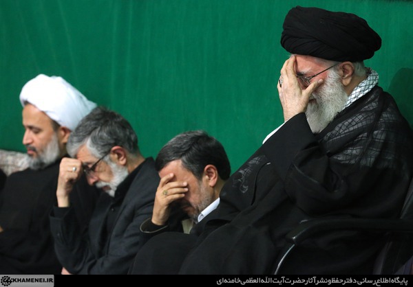 احمدی‌نژاد شب تاسوعا در بیت رهبری +عکس