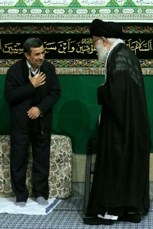 احمدی‌نژاد شب تاسوعا در بیت رهبری +عکس