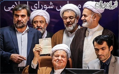 مشاور هاشمی:دوره احمدی‌نژاد به پایان رسیده!