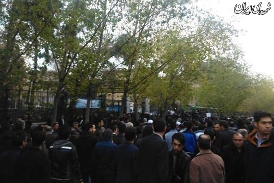 حضور گسترده مردم در مقابل دانشگاه تهران +عکس