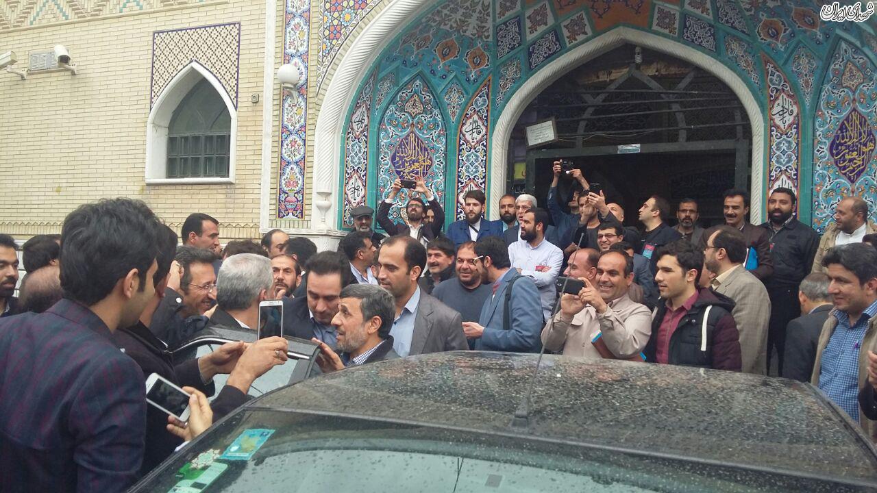 احمدی نژاد در مسجد حاج عباس فارس+عکس