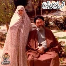 استقبال شهید بهشتی از رانندگی کردن همسرش