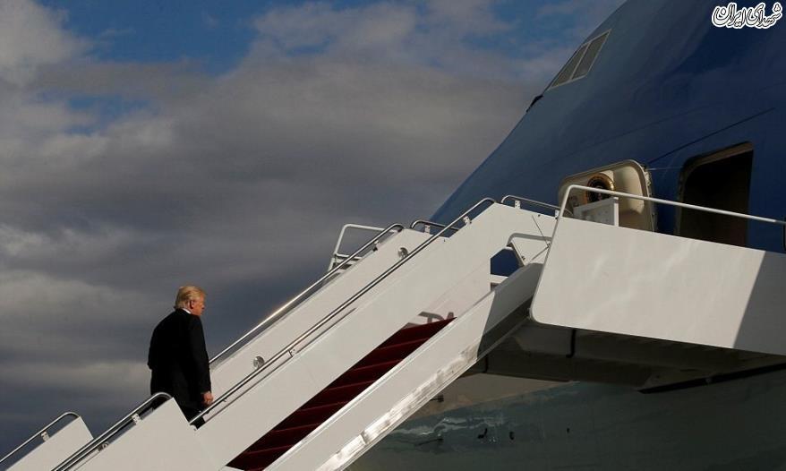 گاف ترامپ در زمان سوار شدن به هواپیما+عکس