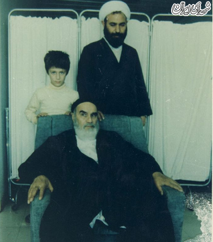 سید حسن در کنار امام در بیمارستان +عکس