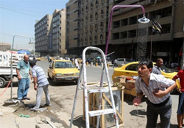 دوش‌های صلواتی در خیابان‌های بغداد +عکس