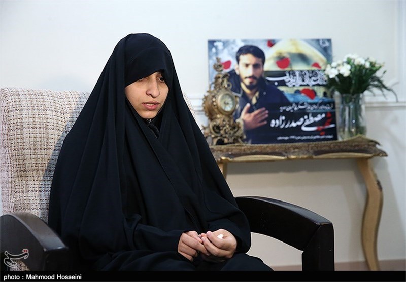 همسر شهید:خانواده شهدای افغان مدافع حرم مظلومند