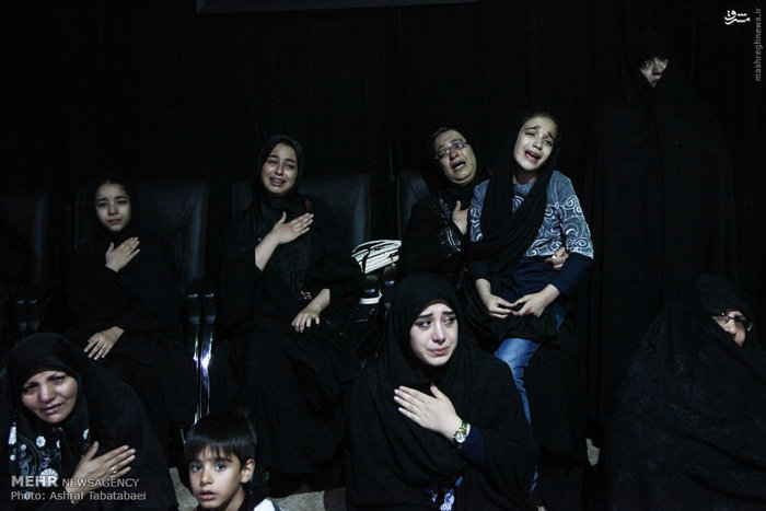 عکس/ وداع تلخ خانواده با شهید مدافع حرم