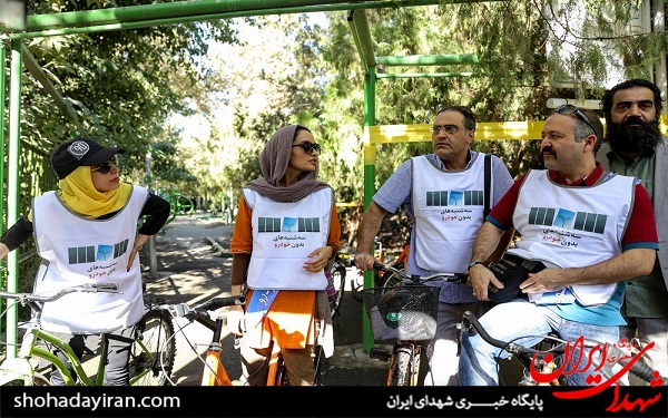 برخورد قاطع ناجا با دوچرخه سواری مختلط + عکس / حرکت فمنیسیتی شهرداری متوقف شد