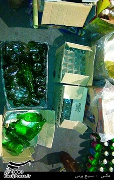 کشف 6 هزار لیتر مشروبات الکلی توسط سپاه+عکس