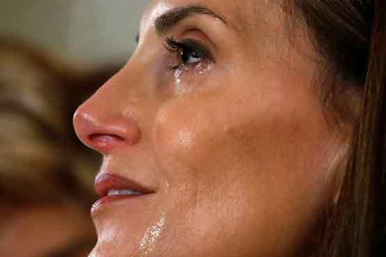 اشک‌های زنی که ترامپ او را آزار ...داد +عکس