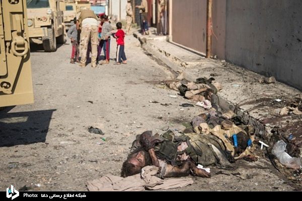 اجساد داعشی‌ها در خیابان‌های موصل+عکس