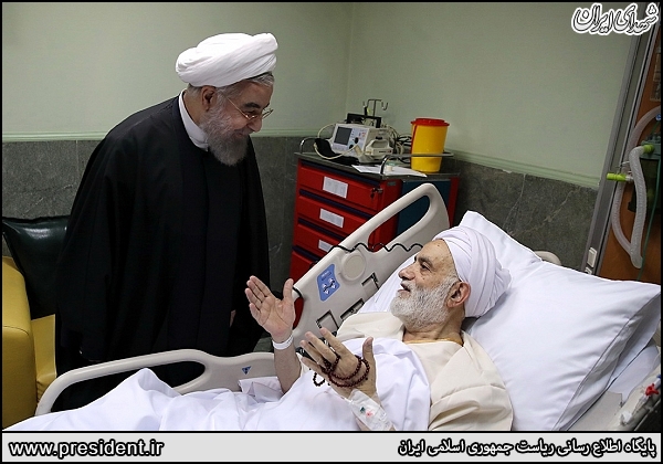 روحانی از حجت‌الاسلام قرائتی عیادت کرد+عکس
