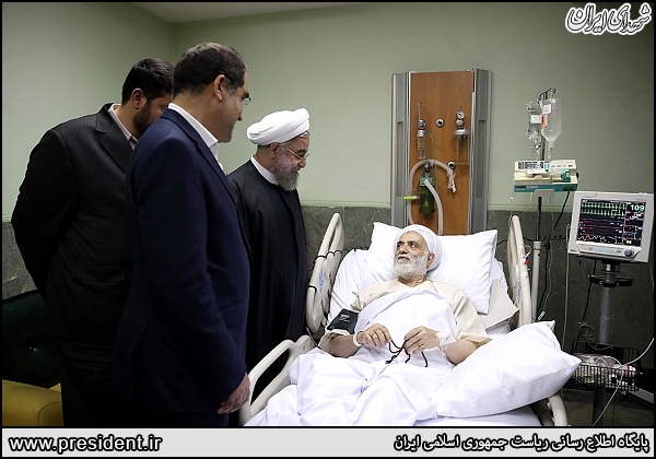روحانی از حجت‌الاسلام قرائتی عیادت کرد+عکس