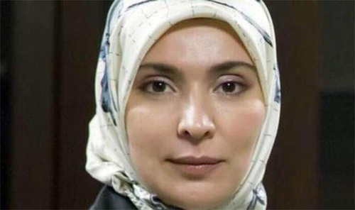 یک زن محجبه مسلمان رقیب انتخاباتی پوتین + عکس