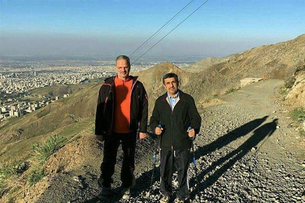 احمدی نژاد در ارتفاعات شمال تهران +عکس