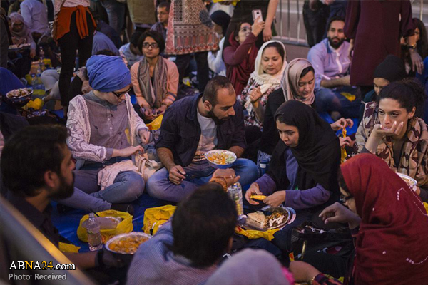 نماز و افطاری مسلمانان مقابل برج ترامپ+عکس