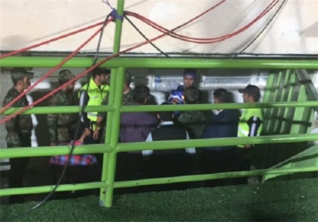 یک دختر در ورزشگاه آزادی دستگیر شد! +عکس