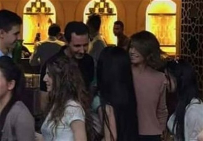 بشار اسد در مراسم افطار با خانواده شهدا+عکس